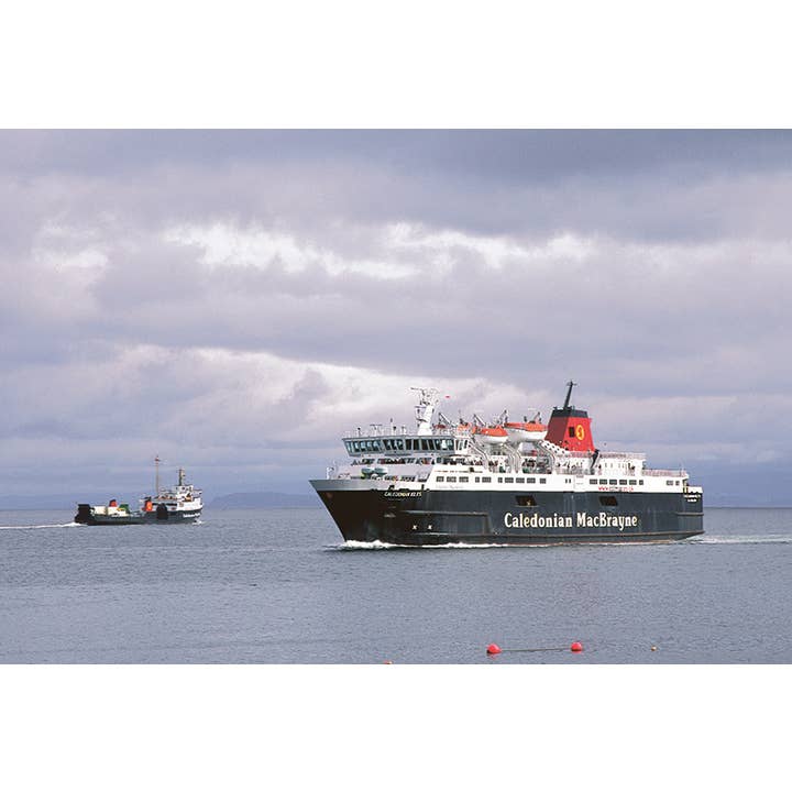 Cartolina piccola MV Caledonian Isles per la vendita all'ingrosso da parte di Island Blue Publishing