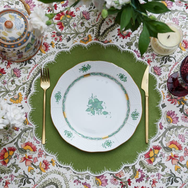 CLOVER GREEN ROUND FABRIC PLACEMAT for wholesale by PNR Decor