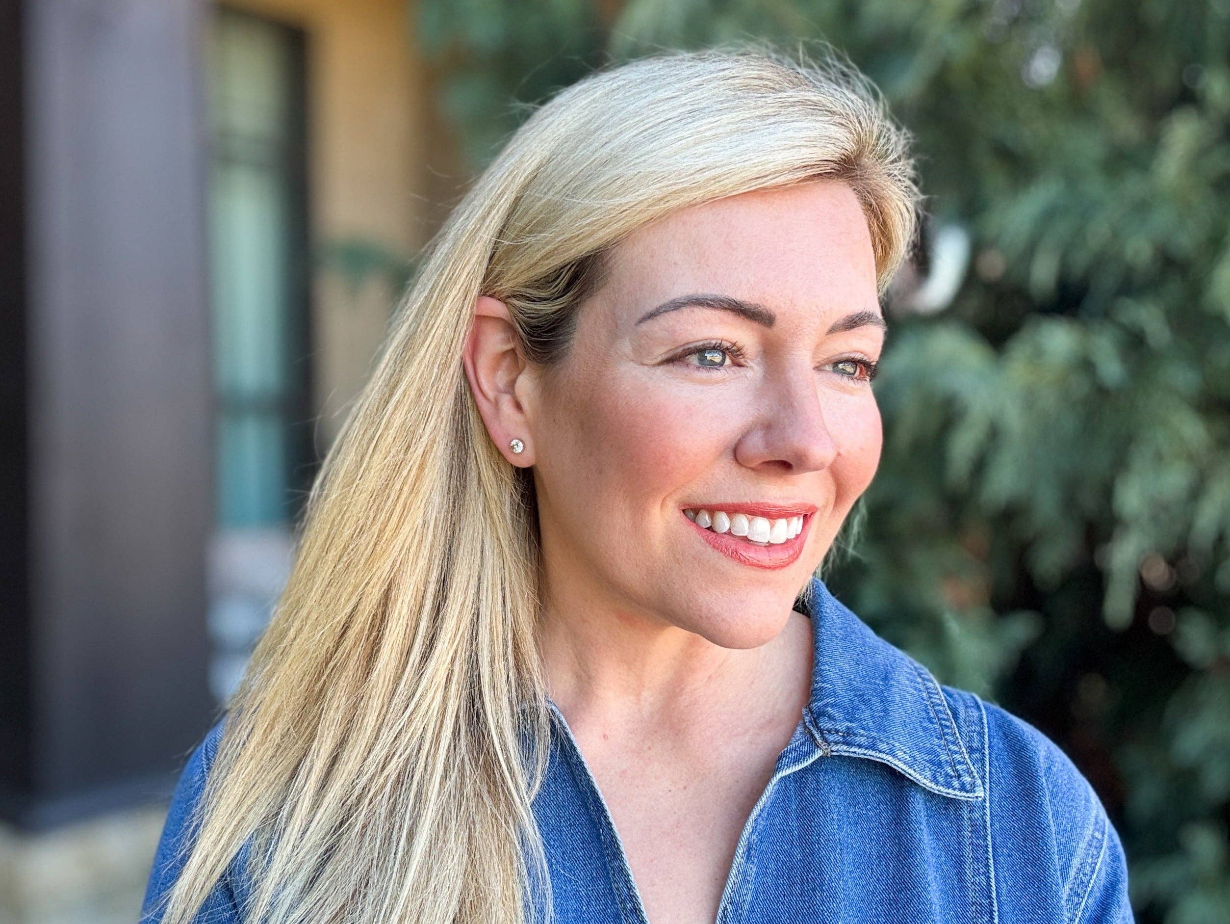 Taylor Elliott Designs – Großhandel Ohrstecker – Ohrstecker - Vergoldet mit mittelgroßen Fassung Edelsteinen - Maren2