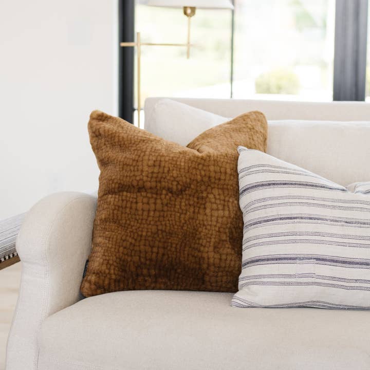 Saranoni - Wholesale Throw Pillow Cover - GRAND FAUX FUR 22X22 PILLOW COVERS