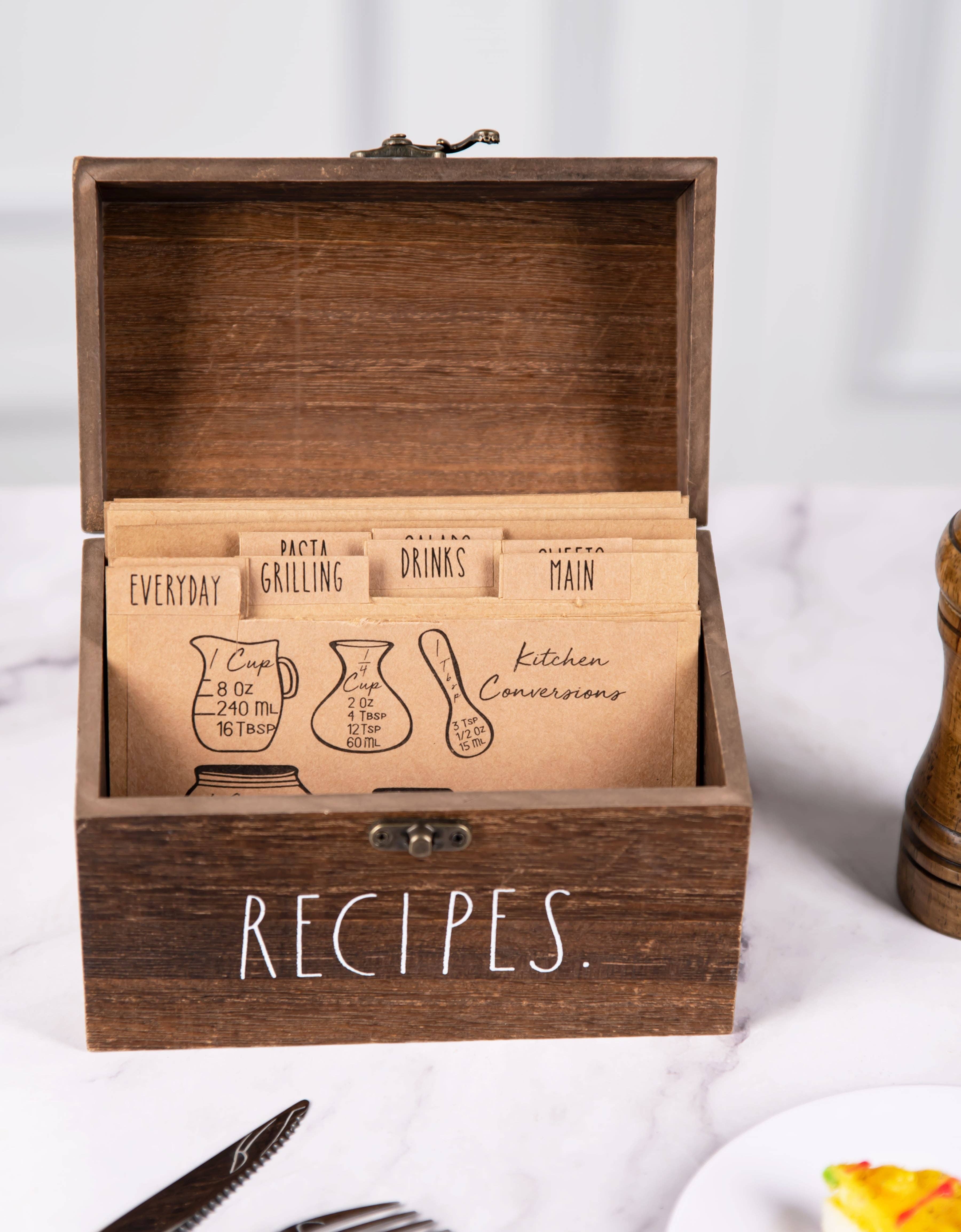 DesignStyles Home - Vendita all'ingrosso Scatole per ricette - Scatola per Ricette in Legno Rustico Rae Dunn « Recipe » per Cartoline3