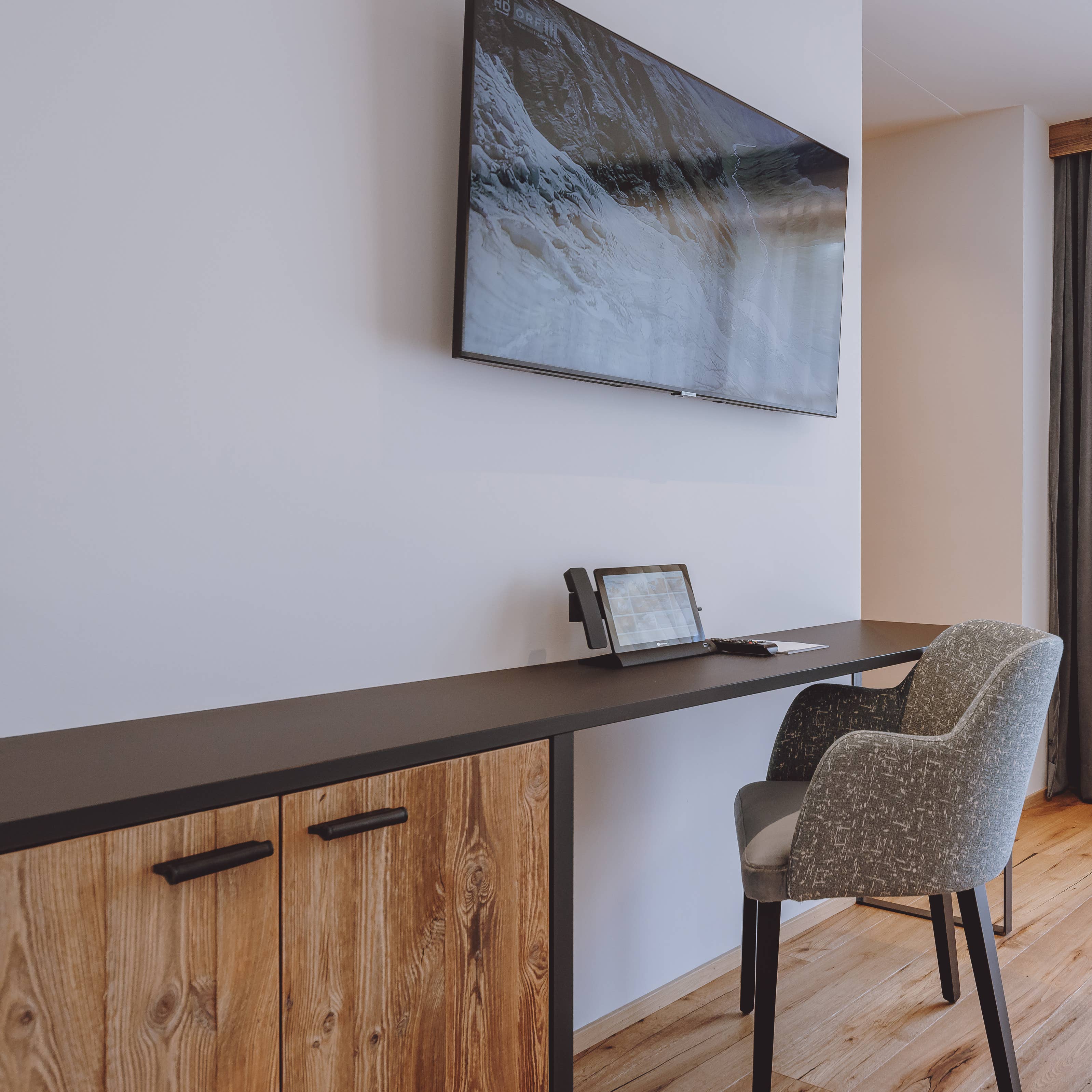 minimaro - luxury furniture handles - Wholesale Knob/Pull - MILANO PRESTIGE - 61 colors - 6 sizes - 7 seam colors6