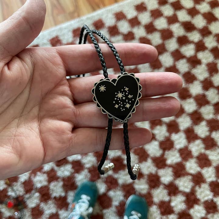 Drawings by Nicole - Wholesale Woven Necklace - Heart Shapes Bolo Tie in Red, Black or Green, unisex2