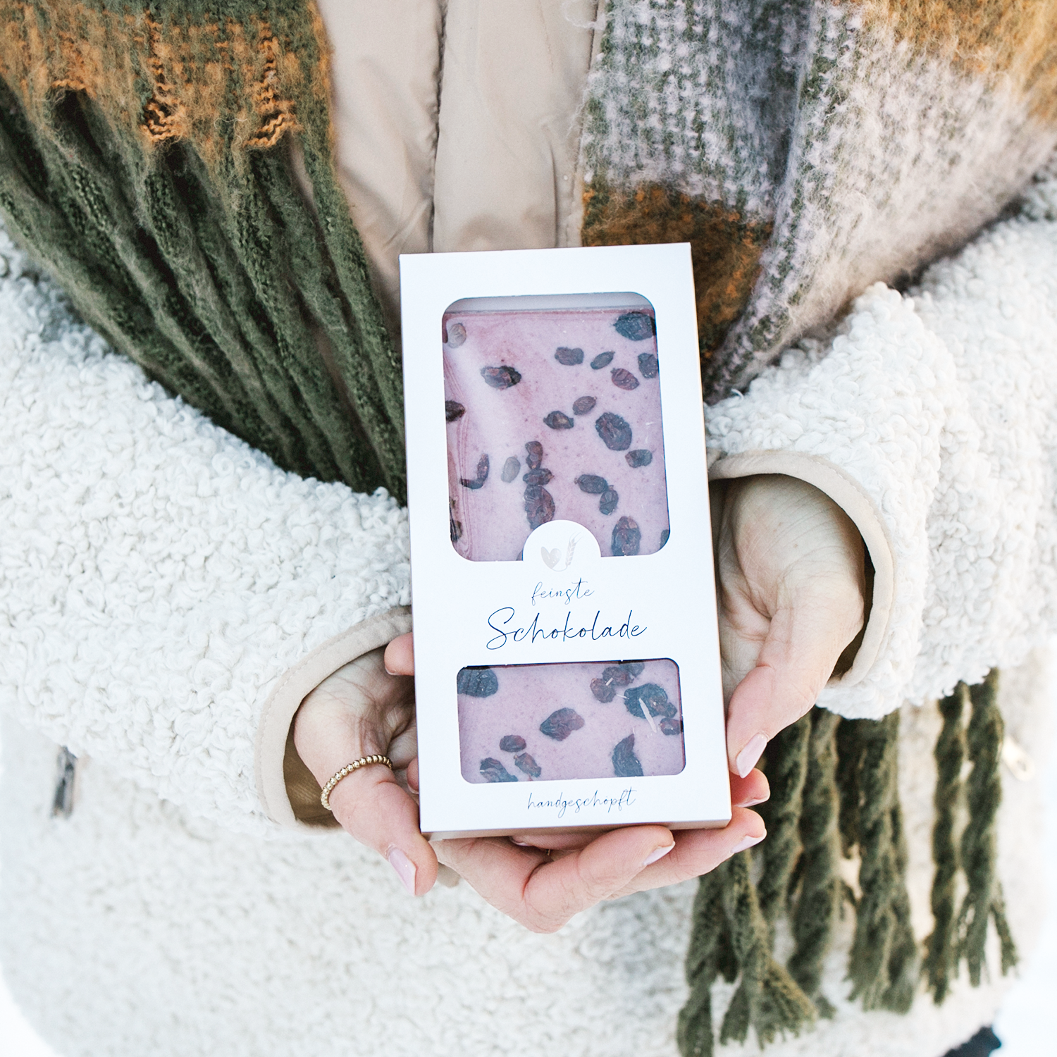 Bake Affair GmbH - Wholesale Chocolate - White chocolate - Acai & Powerberries2