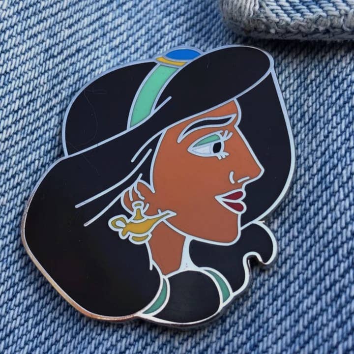 DamiAnimated - Wholesale Lapel Pin/Button - Drag Disney Queens Princess Fantasy Enamel Pin Aladdin2