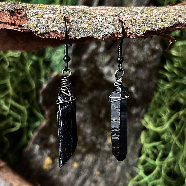 SOVRIN - Wholesale Dangle Earrings - SIMPLE BLACK CRYSTAL EARRINGS