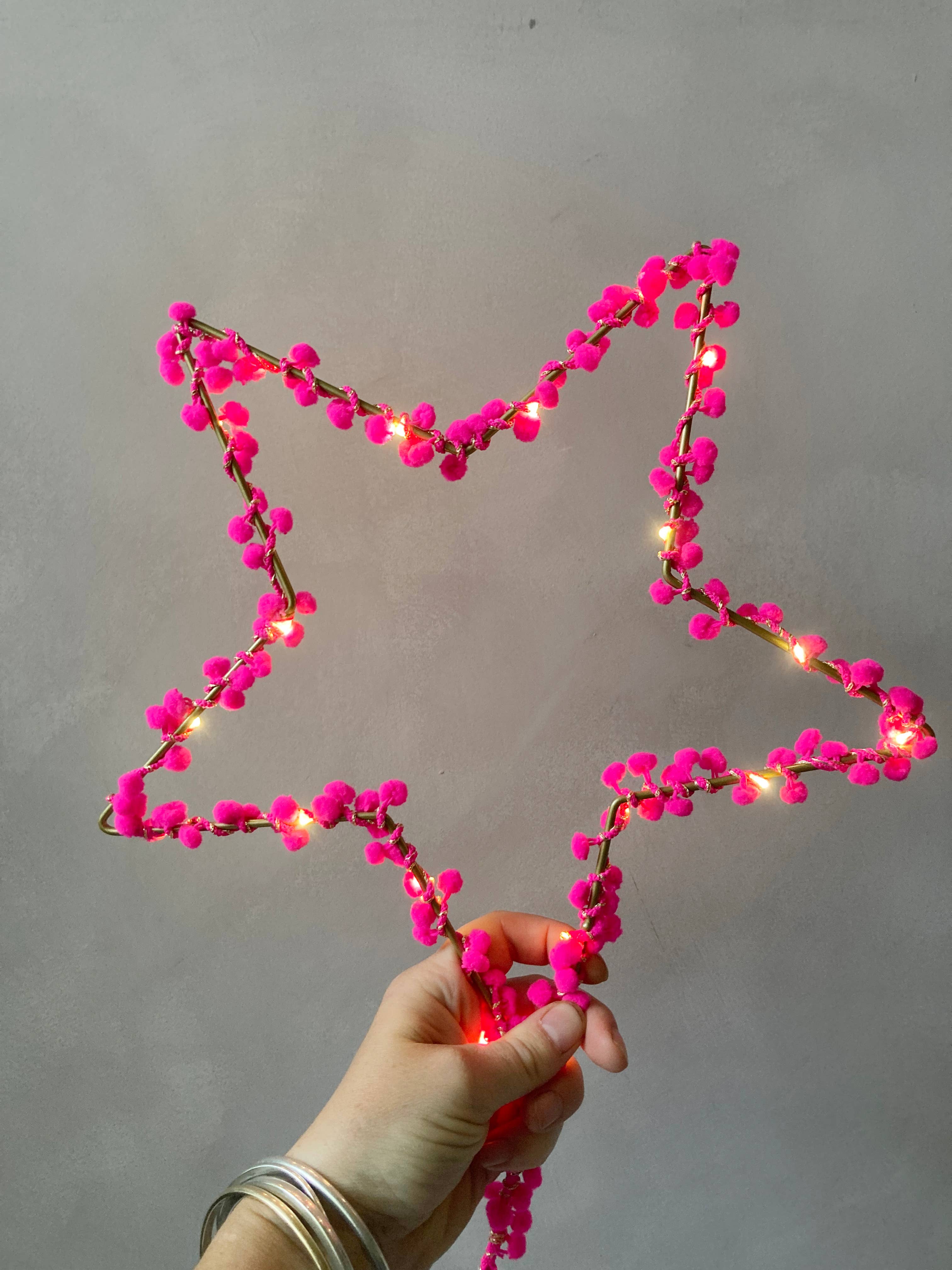 Melanie Porter – wholesale Nattlampa - Barn och baby – Pom Pom-stjärnljus2