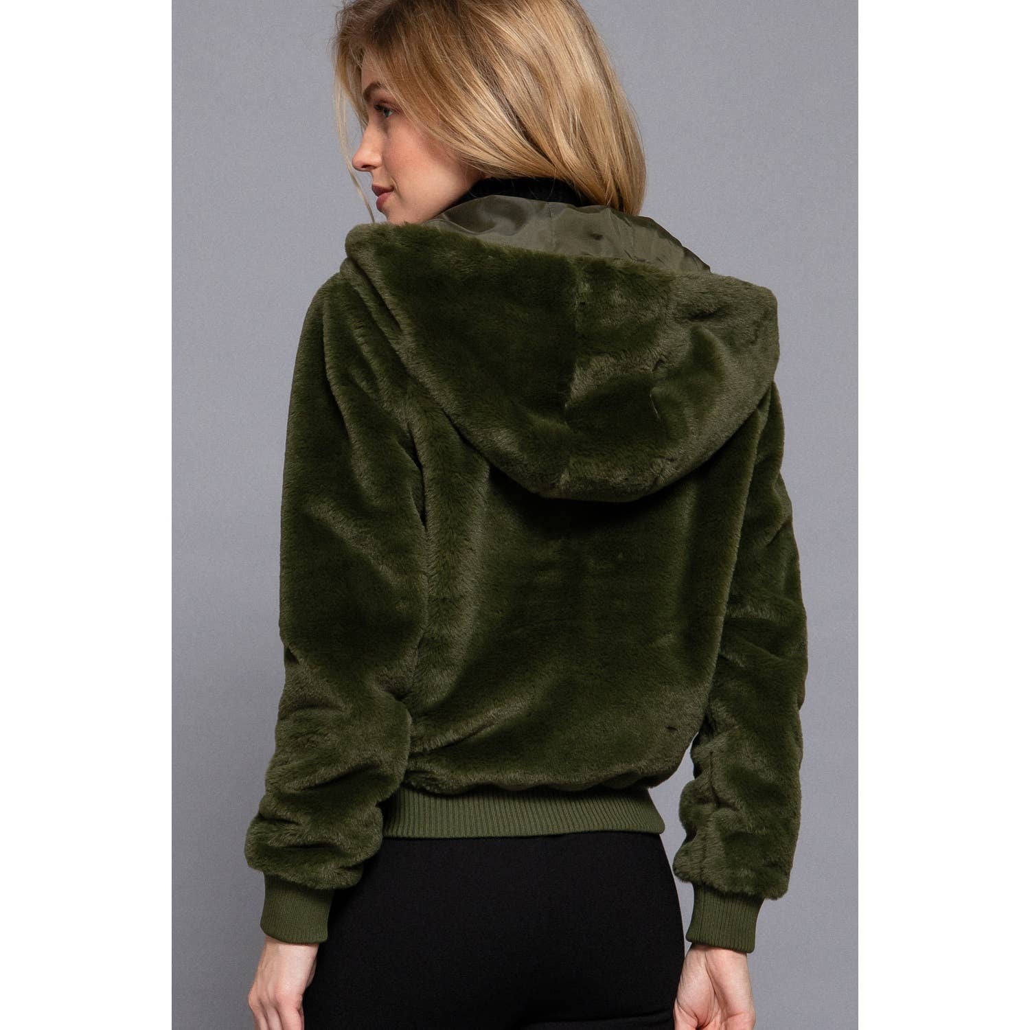 HiteJeans - Vente Veste – femme - VESTE À CAPUCHE ZIPPÉE EN FAUSSE FOURRURE18