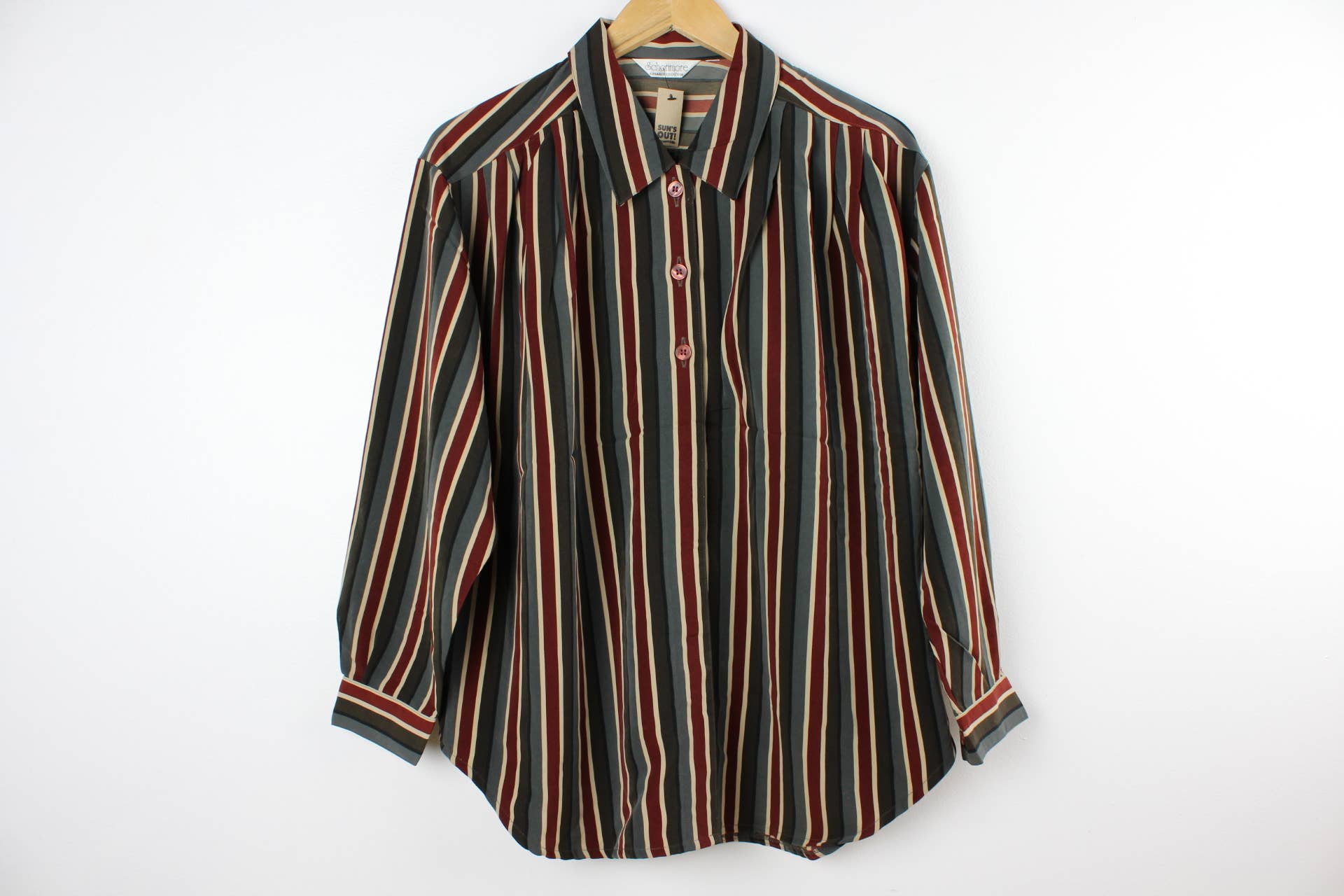 Sun's Out! - Vendita all'ingrosso Camicetta - Donna - Blusa a maniche lunghe con bottoni di seconda mano - Originale25