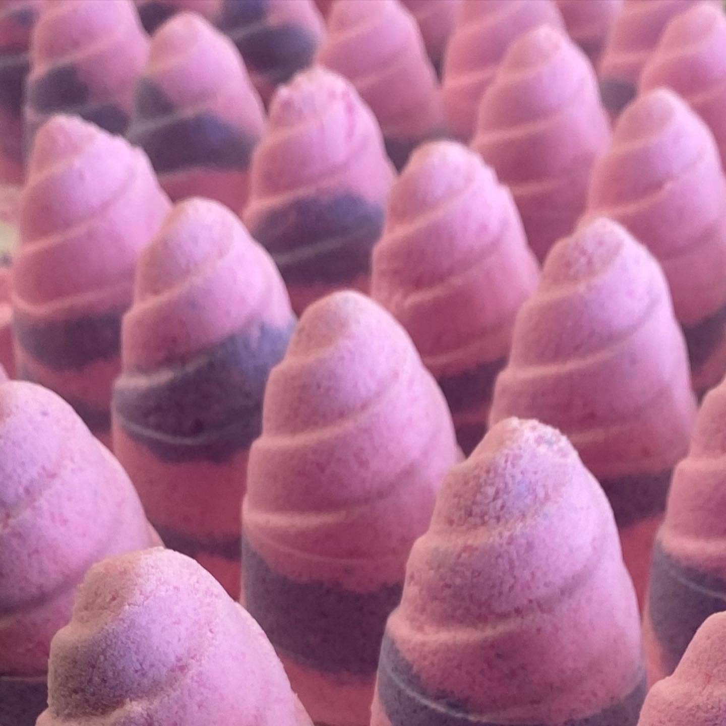 Yours Truly Bath Co - Wholesale Bath Bomb/Fizz - Unicorn Horn Toy Bath Bomb0