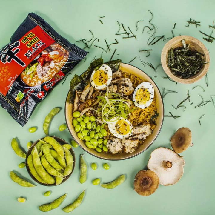 K Moitves - Wholesale Ramen - Nongshim Shin Noodle Black–130g (4x4, 16 Packs)