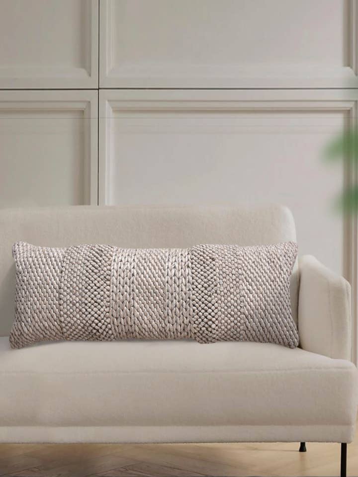 Coussin Tissé à la Main en Taupe Texturé pour la vente par Anaya Home