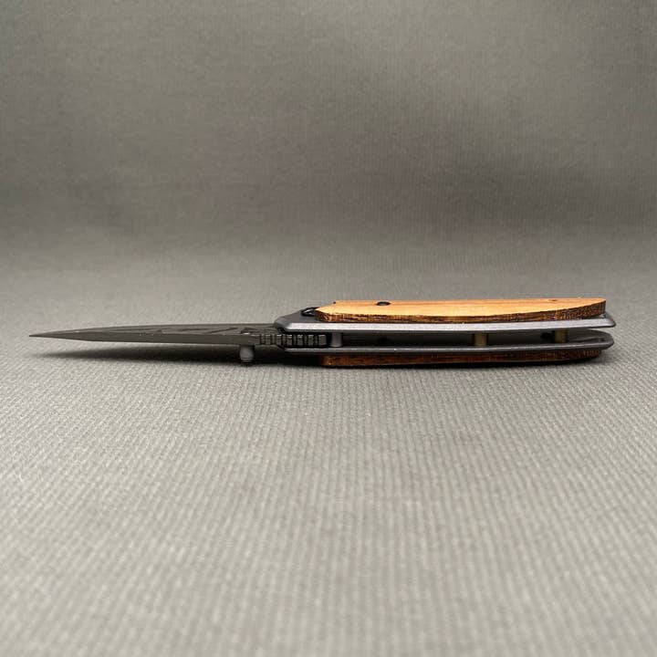 Mio Queena - Wholesale Pocket Knife/Holder - Wooden Handle Foldable Damascus Textured Stainless Steel Knife3