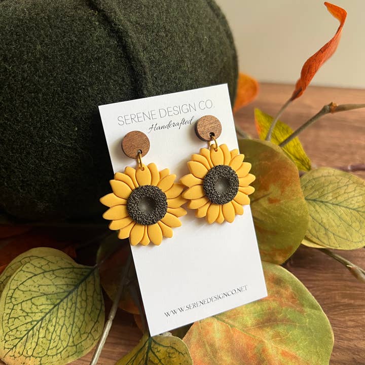 Serene Design Co. – Brincos de argola por atacado – Brincos gota de girassol2