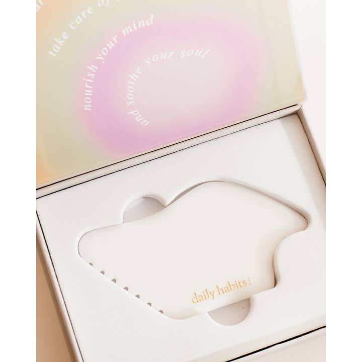Gua Sha Blanc Jade pour la vente par Daily Habits