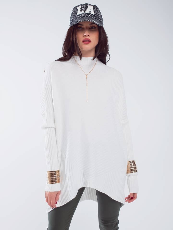 Pull blanc surdimensionné avec détails à rayures pour la vente par Q2 Free Duties for US & UK