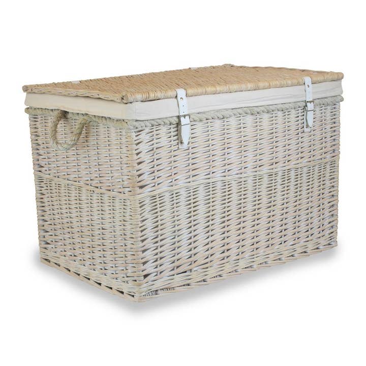 Grand panier de rangement en osier avec finition blanchie pour la vente par Red Hamper