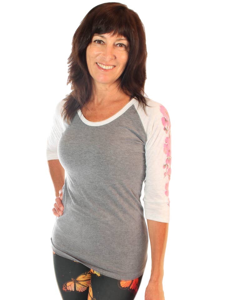 Tri Blend 3/4 Kontrast ærme Raglan Hawaiian Plumeria for engroshandel hos Third Eye Threads