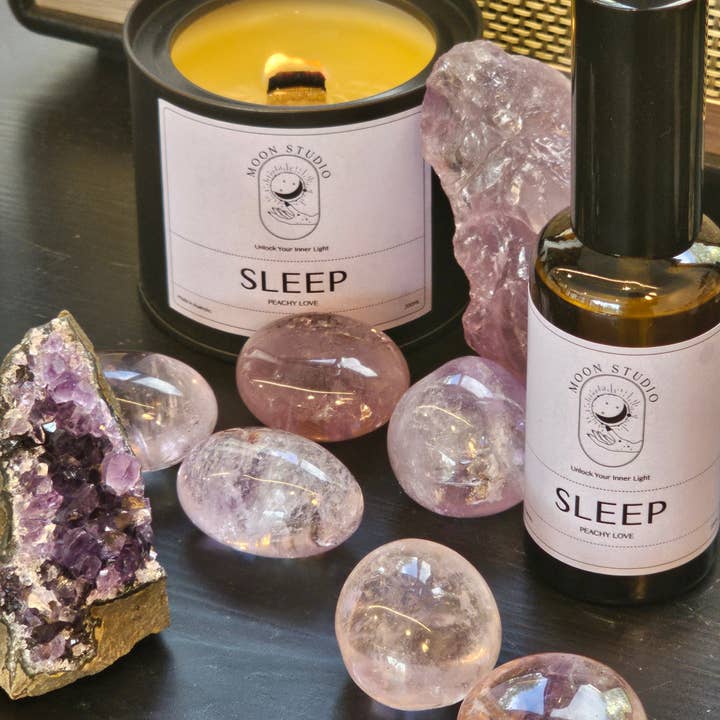 Moon Rituals - Vendita all'ingrosso Spray per tessuti e ambienti - Spray per dormire infuso con ametista, profumo Peachy Love, versato a mano a Sydney, Australia2