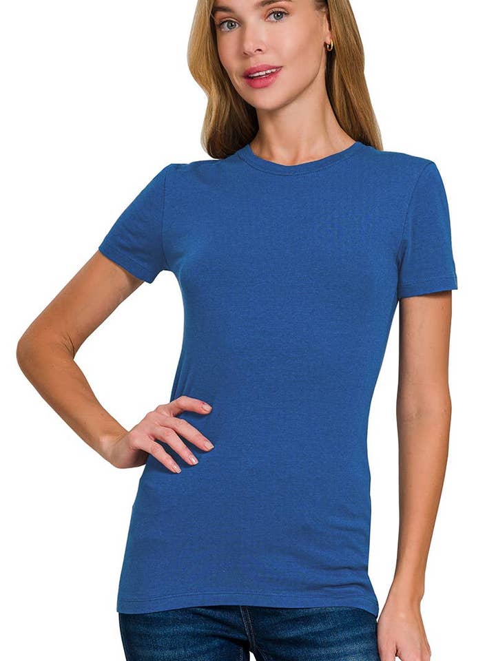 T-shirt basique à col rond et manches courtes pour la vente par Vanilla Monkey