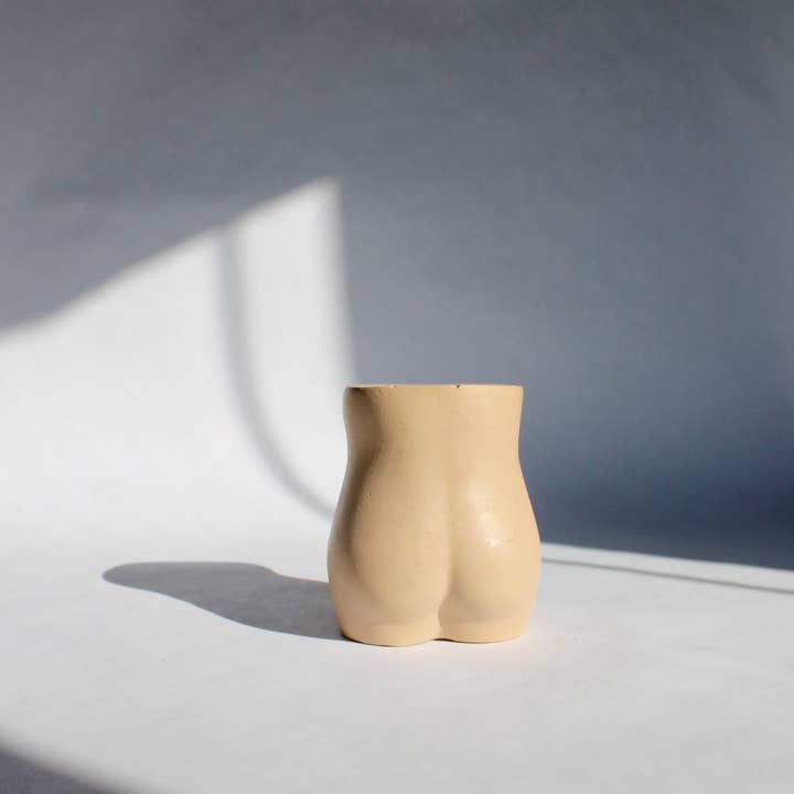 House of Ivy - Wholesale Plant Pot - Concrete Female Body Vase