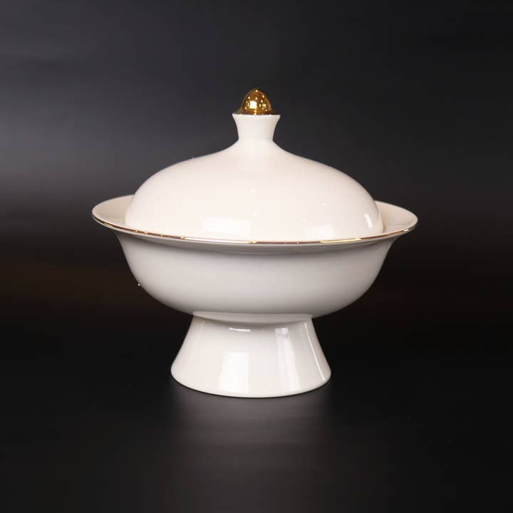 Bol à soupe Versaille blanc avec couvercle - Lot de 4 pour la vente par Little White Dish