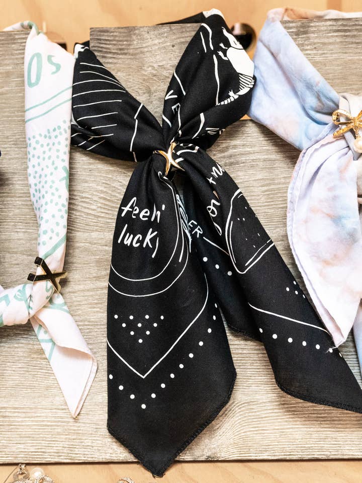 Fermaglio Bandana in Metallo Curvo per la vendita all'ingrosso da parte di Girl Riot Society by Mosaic Makers Co