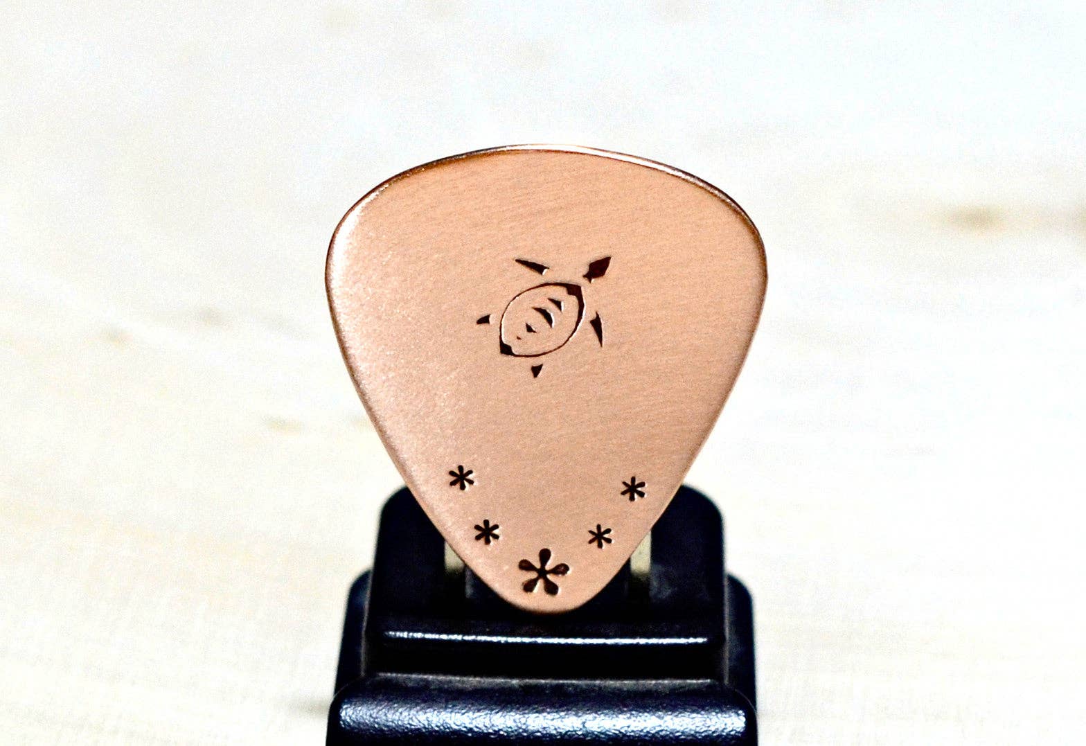 NiciArt LLC - Wholesale Musical Instrument - Copper guitar pick with sea turtle