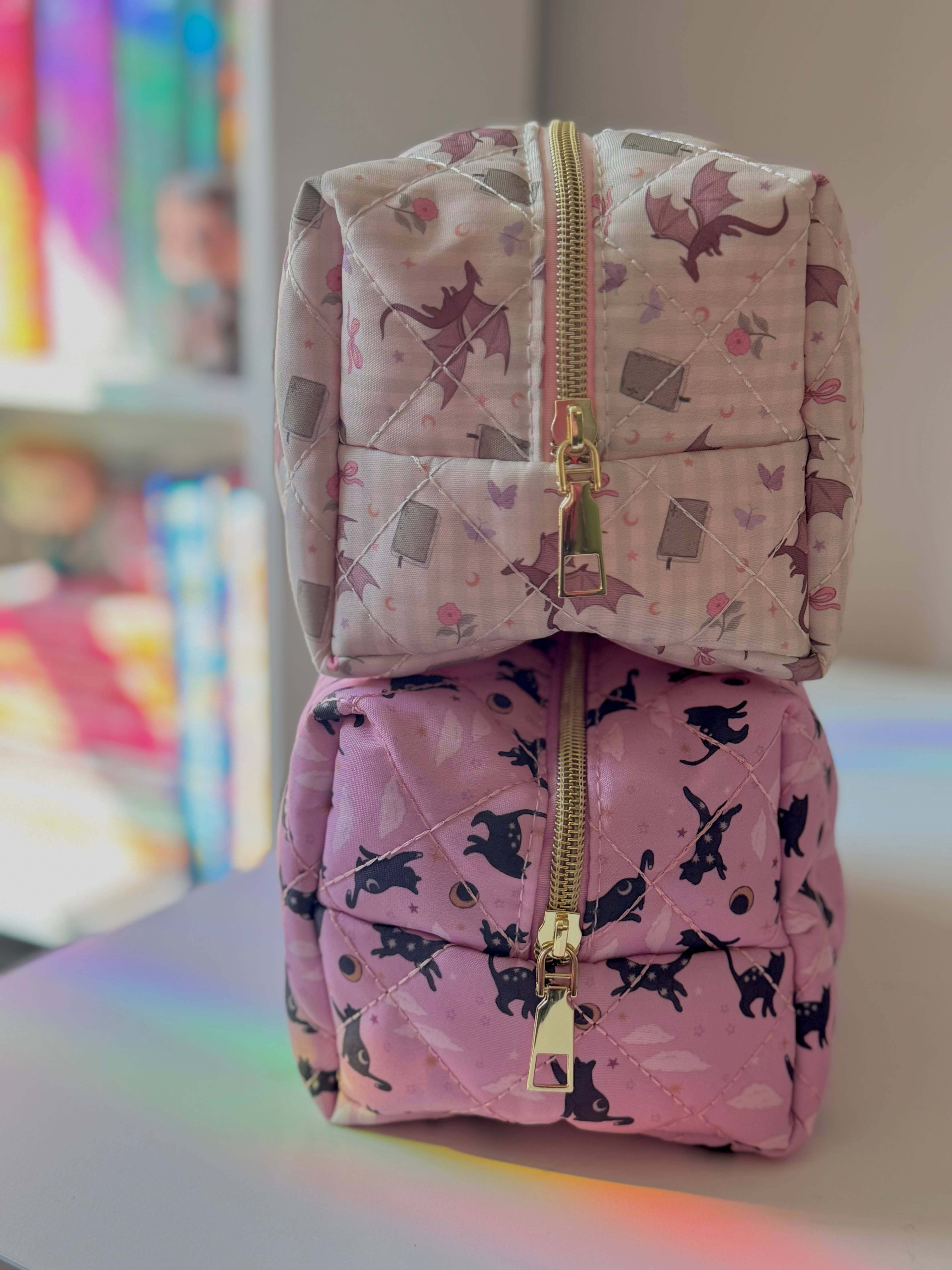 CrescentCatCo - Wholesale Makeup/Cosmetic Bag - Fantasy Reader Gingham Dragon Quilted Makeup Pouch7