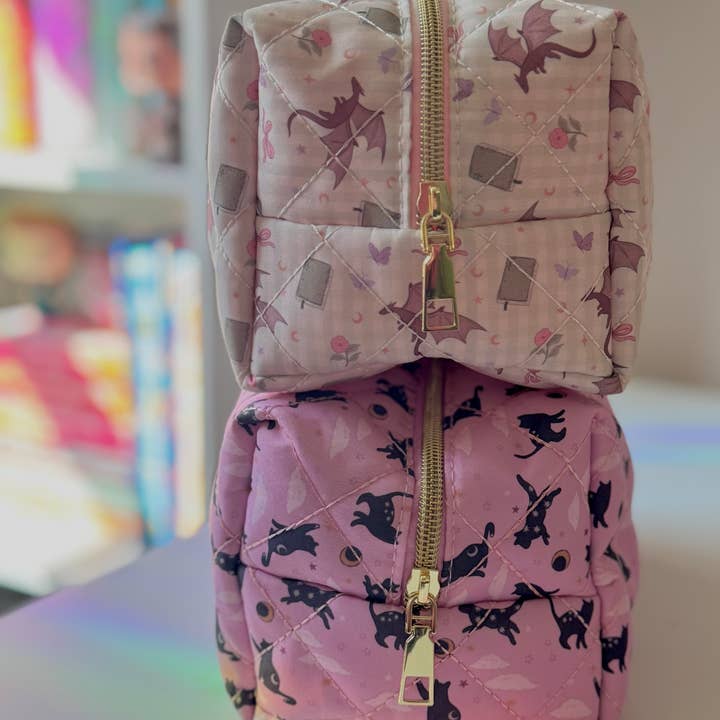 CrescentCatCo - Wholesale Makeup/Cosmetic Bag - Fantasy Reader Gingham Dragon Quilted Makeup Pouch7