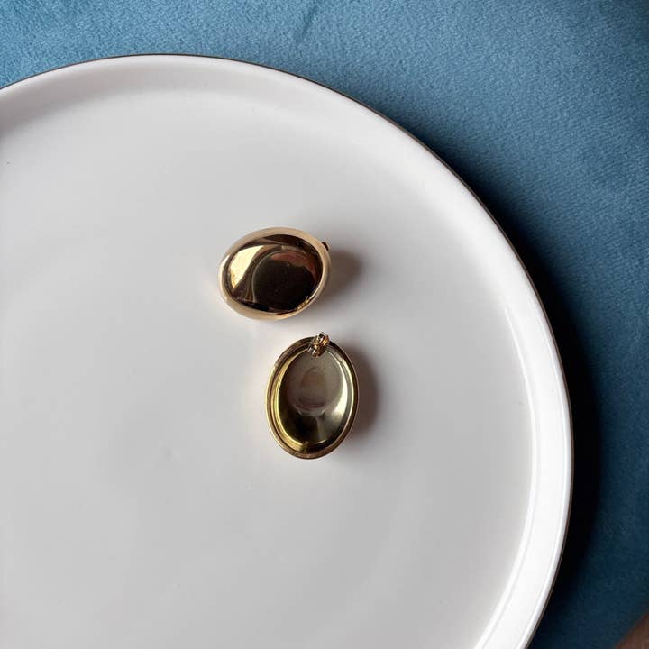 DUESTELLE ITALIA - Wholesale Hoop Earrings - Pure Gold - Oval Statement Earrings in Steel6