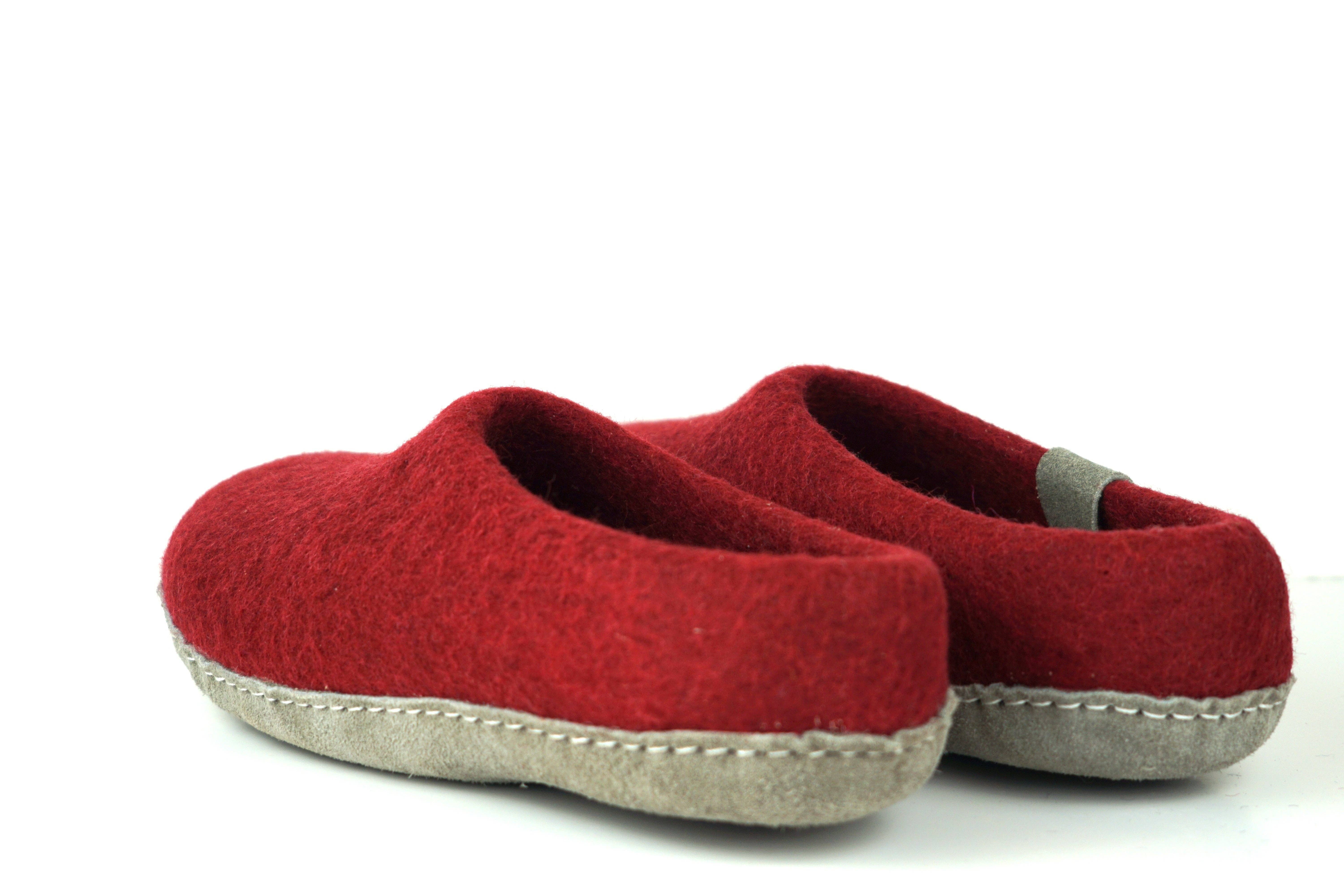 The Cottager – wholesale Slippers – Women's – Shlips Canoe Red12