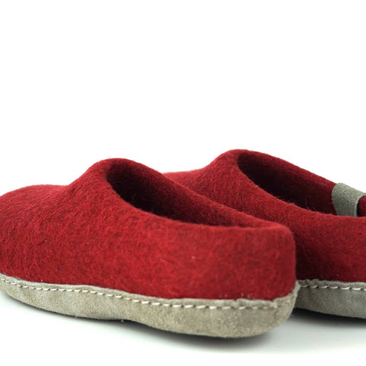 The Cottager – wholesale Slippers – Women's – Shlips Canoe Red12