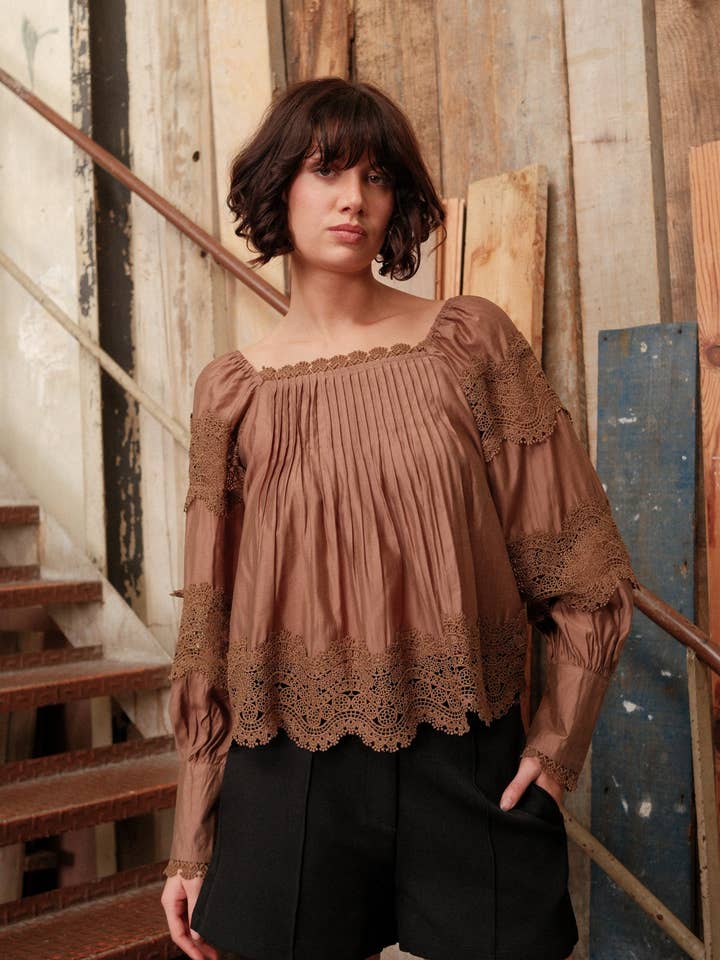 Amelys Blouse 9302 for wholesale by GOLDEN LIVE PARIS