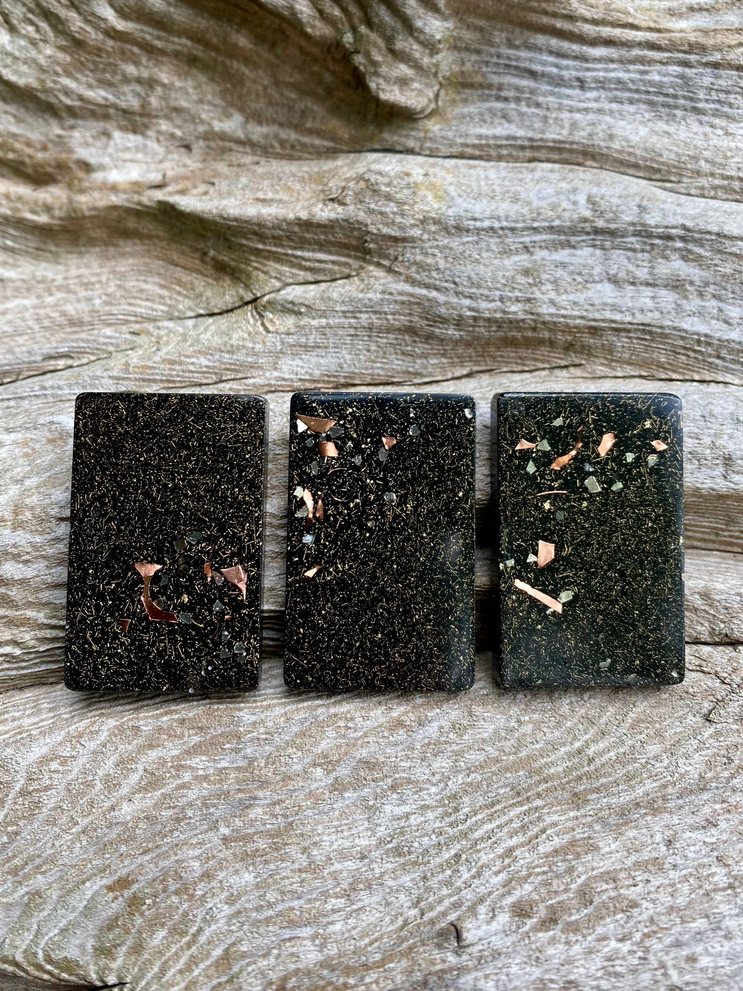 House of Hollyhawk - Wholesale Stickers voor telefoons en laptops - XL Orgonite EMF-beschermer - Bescherming tegen EMF voor telefoons en apparaten8