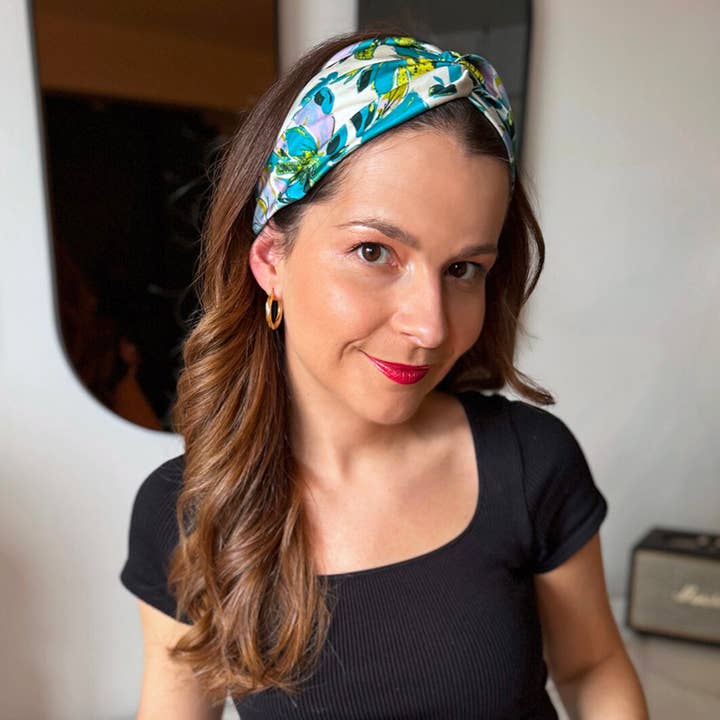 Hoofdband MAEVA/ hoofdband van polyester met groene en turkooizen bloemenprint voor wholesale door Laure Derrey