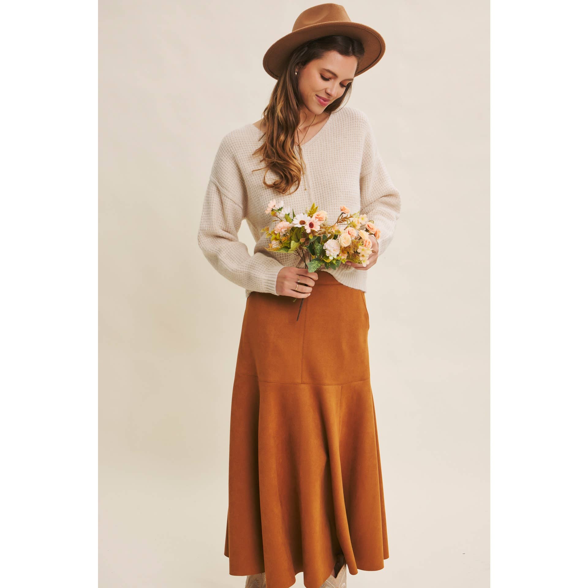 in february – wholesale Kjol - Dam – VEGANSK MOCKA PANELERAD A-LINJE MIDI-KJOL14