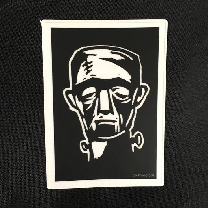 Autocollant d'Halloween en noir et blanc du monstre de Frankenstein pour la vente par The Crafty Hag