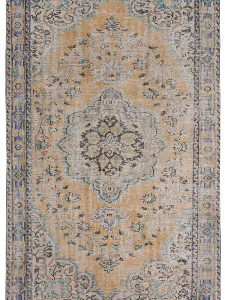 Alaina - 5'11" x 10'3" für den Großhandel von Biev