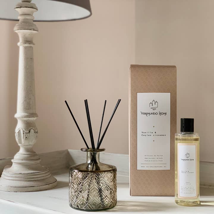 Veremundo Home - Wholesale Reed Diffuser - Organic Aromatic Diffuser - Cinnamon & Vanilla0