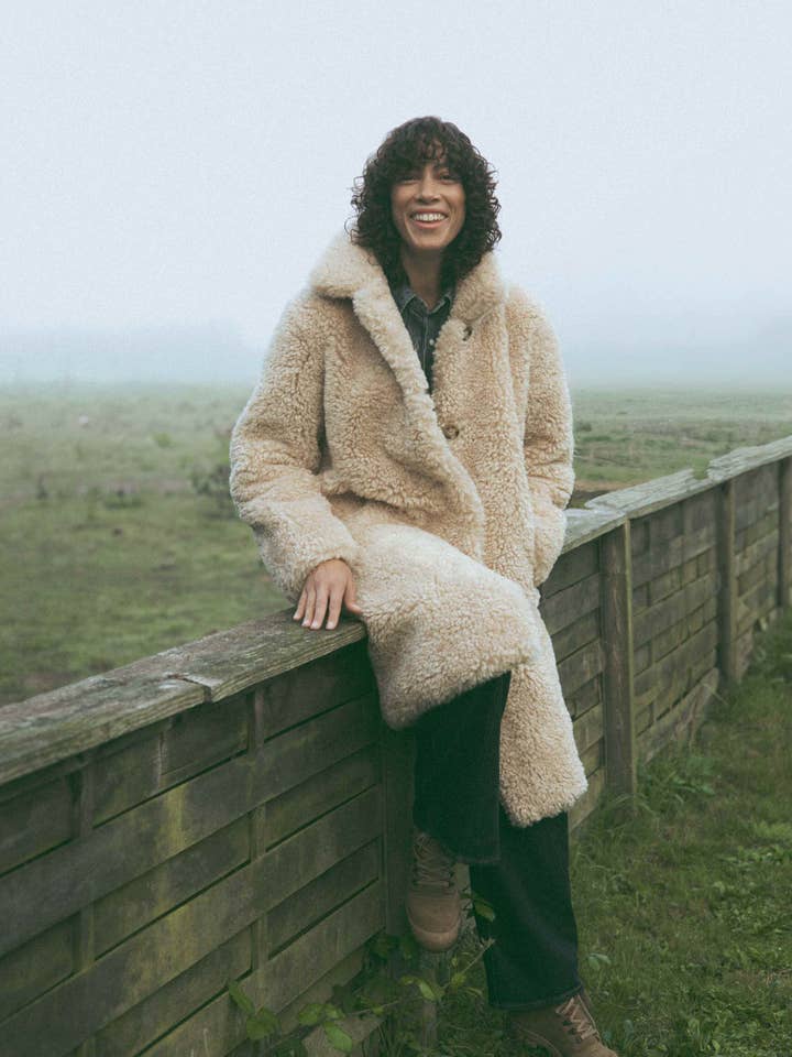 Plaids Cocooning – wholesale Fur/faux fur coat – Women's – Beige Teddy Bear Faux Fur Coat
