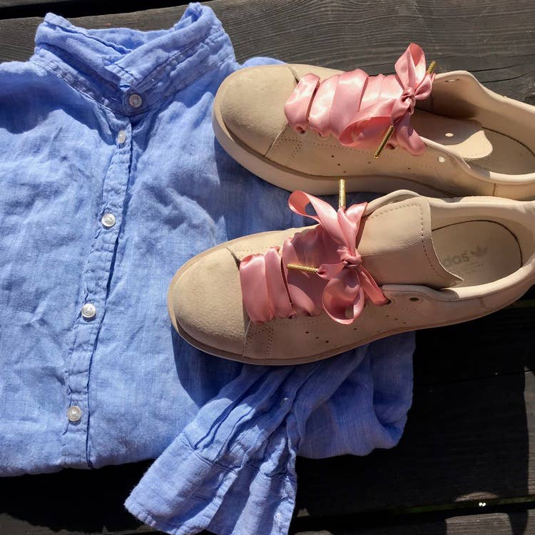 The Shoelace Brand - Vente Lacets – femme - Rose Poussiéreux – Lacets en Satin Rose Doux avec Embouts Dorés5