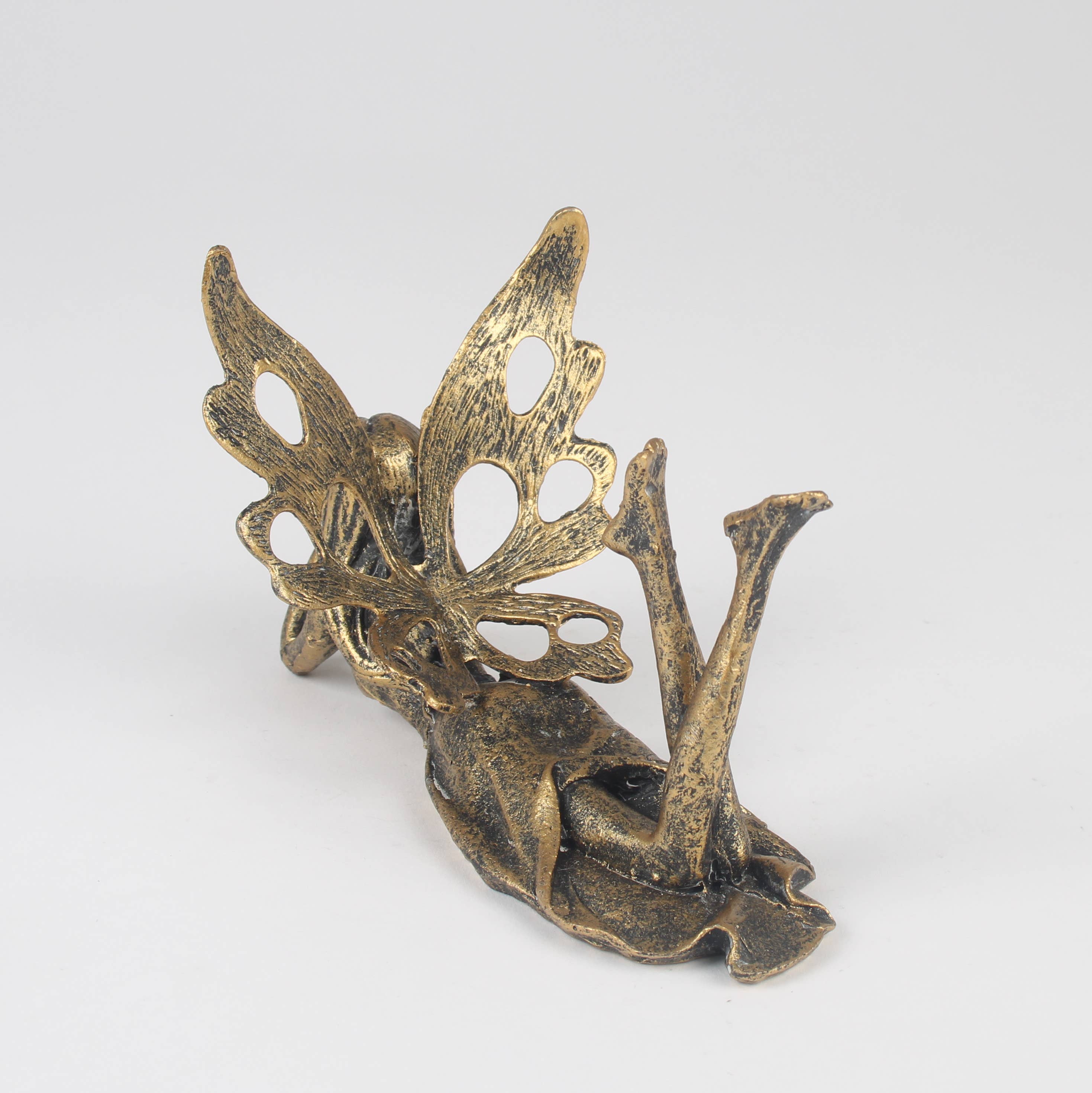 Originals International Ltd – wholesale Dekorativ statyett – Guldfärgad älvfigur – Liggande metallälvprydnad3