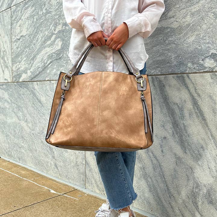 Jen & Co. – wholesale Tote bag – Women's – M1860DS Connar Distressed Side Pocket Tote3