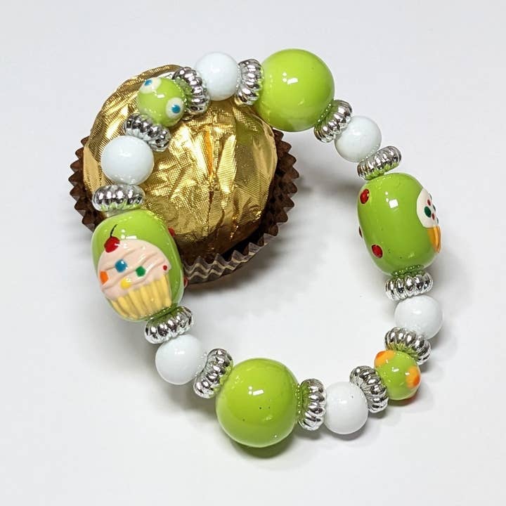 Pulsera elástica con cuentas de magdalenas para niños para venta al por mayor de Fiona Accessories