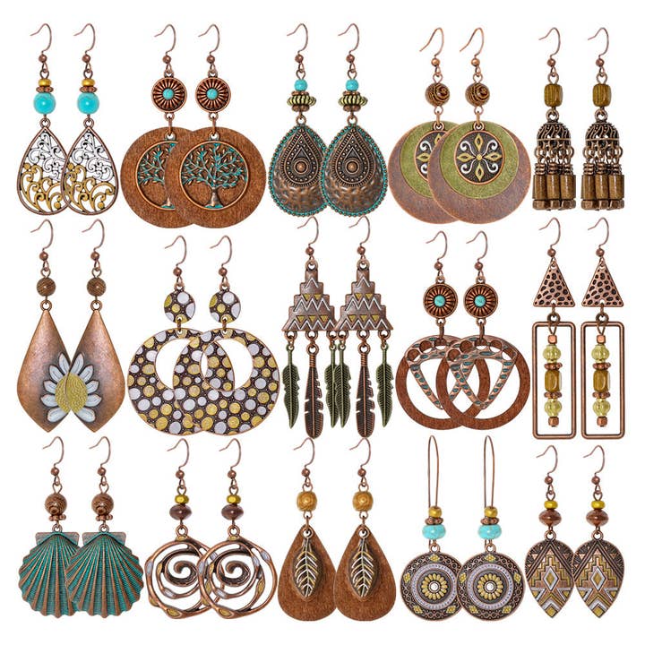 Brincos de inspiração boémia e vintage com elementos de penas e borlas por atacado de Halcyon Outfitters®