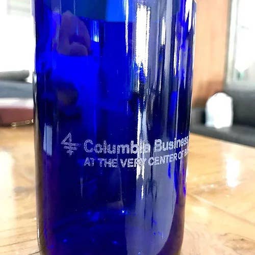 VASOS DE VIDRIO PERSONALIZADOS  VASOS GRABADOS PERSONALIZADOS CON TAPAS DE  BAMBÚ al por mayor para tu tienda - Faire España