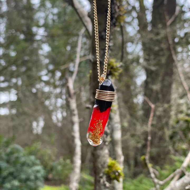 BlueButterflyBazaar - Wholesale Pendant/Charm Necklace - Queen of Naboo Kyber Crystal Necklace, Limited Edition, Force Universe