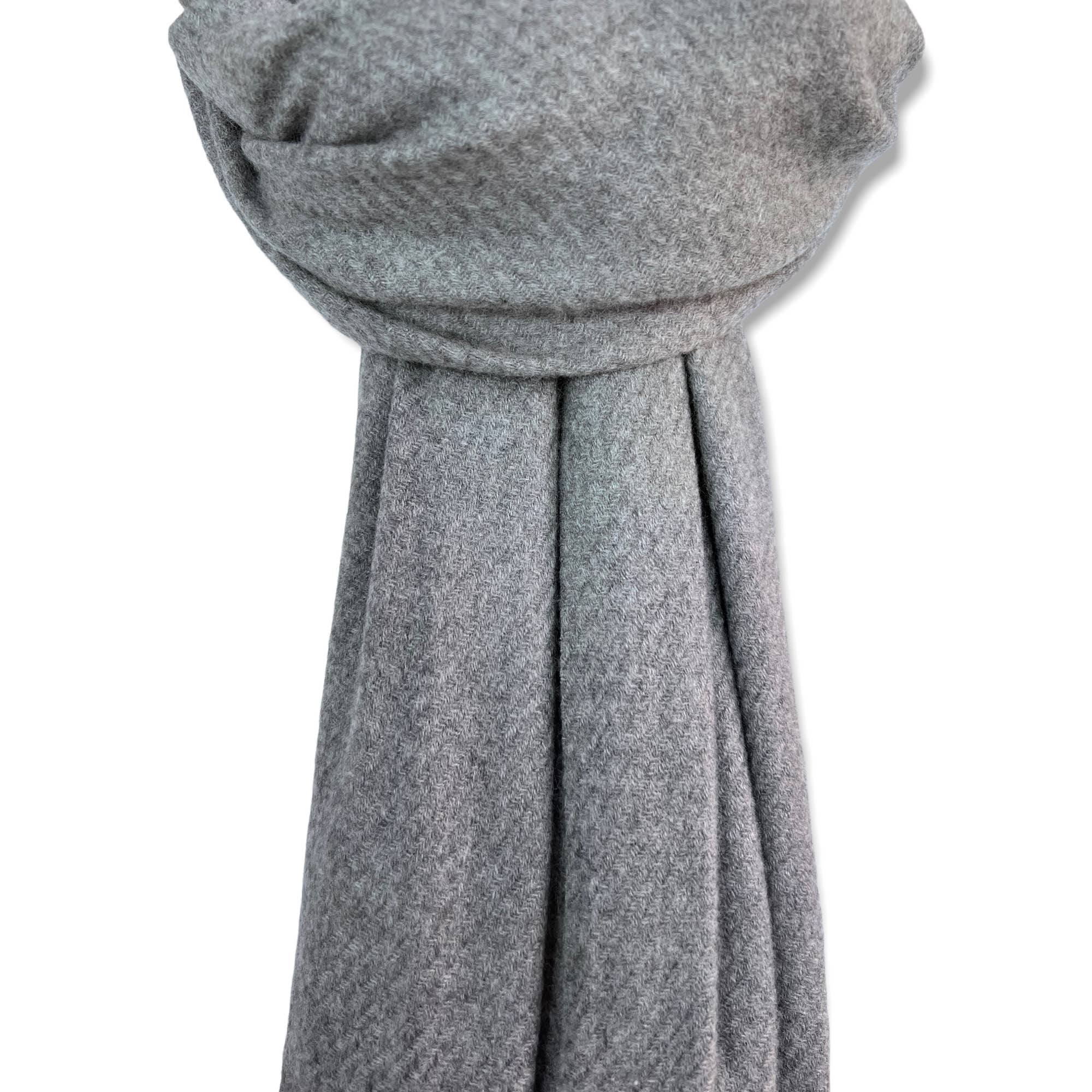 London Scarves – wholesale Scarf – Women's – Plain cashmere mix ribbed winter scarf with tassel27