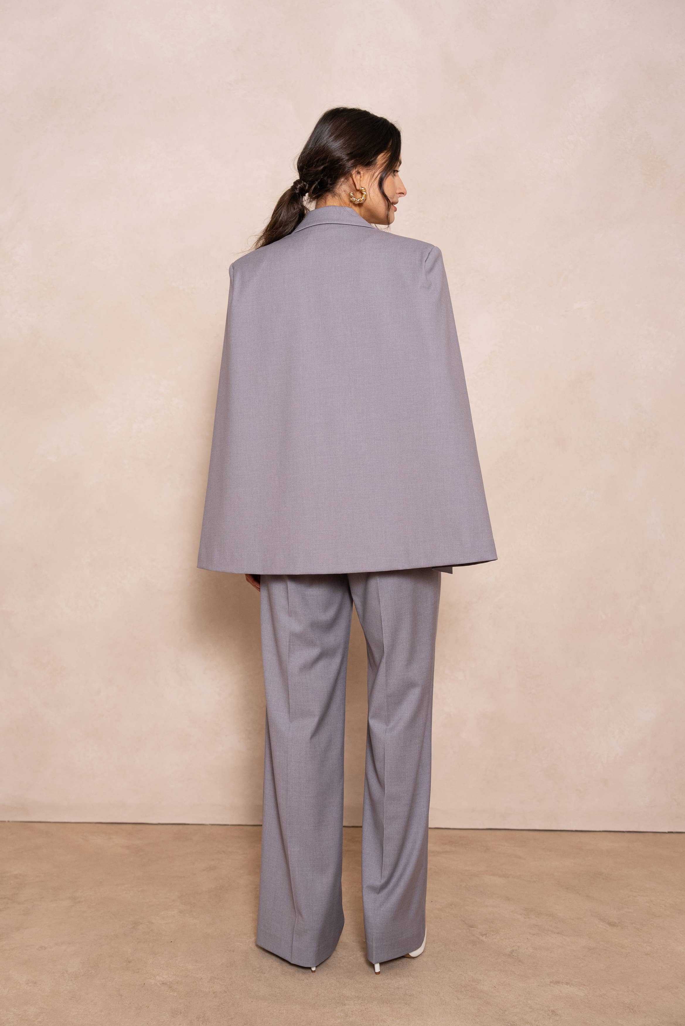 Attentif Paris - Wholesale Jacket - Women's - [Vision] Oversized cape jacket with structured cut4